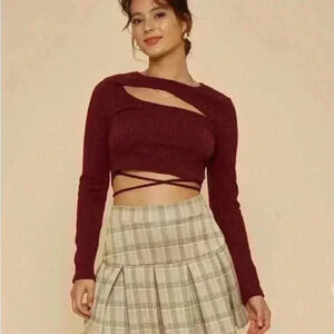 Long sleeve cute out top